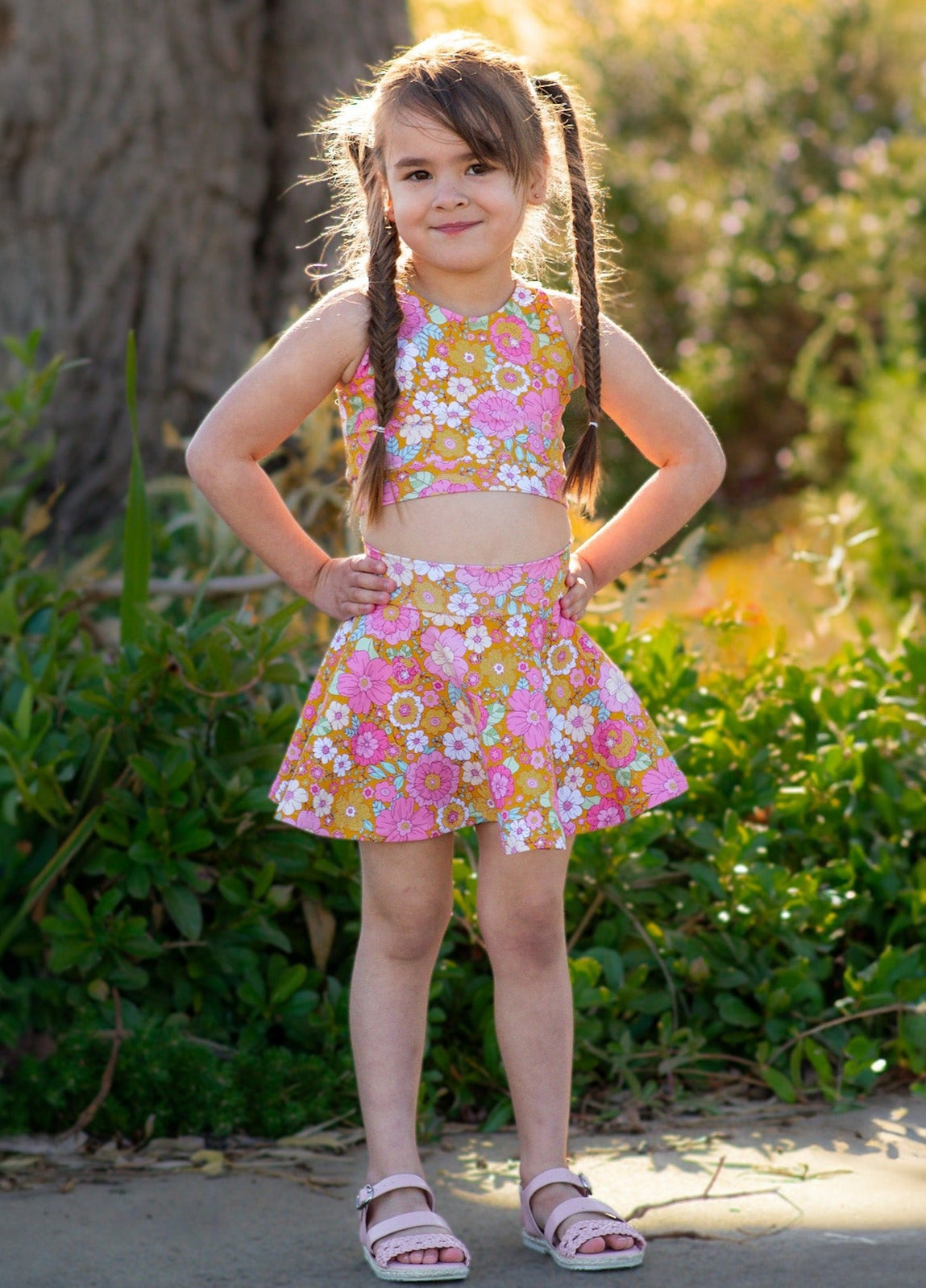 Free PDF sewing pattern: Girl's leggings with flared skirt